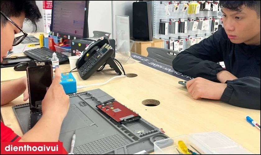 Điện Thoại Vui có gì nổi bật nên đến thay pin OPPO?