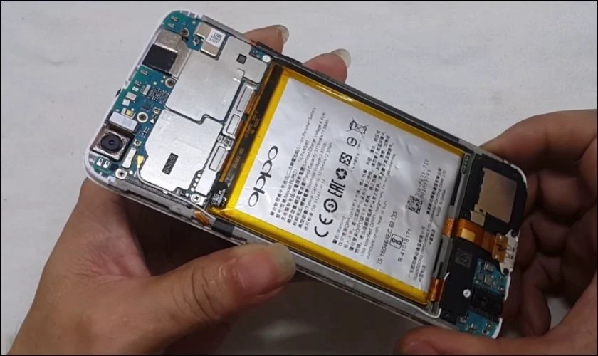Điện Thoại Vui có các dịch vụ thay pin OPPO nào?