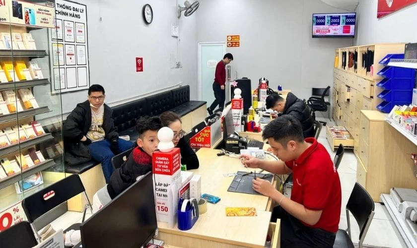 Điện Thoại Vui có gì nổi bật để đến thay pin cho OPPO?