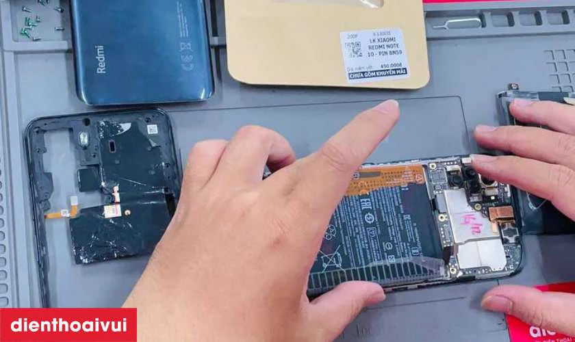 Kỹ thuật viên chuyên nghiệp, thao tác cẩn thận