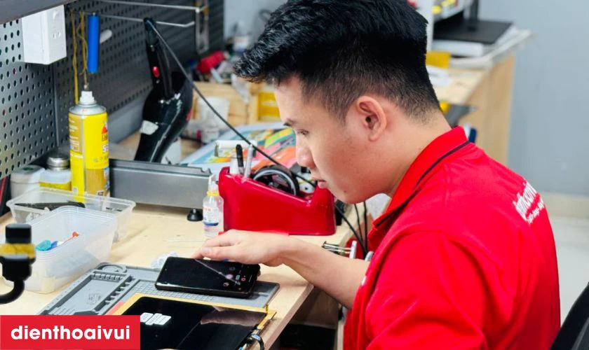 Dịch vụ thay pin Samsung A01 chính hãng Deji lấy liền tại Điện Thoại Vui