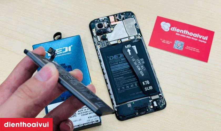 Có nên thay pin Samsung A8S chính hãng Deji không?
