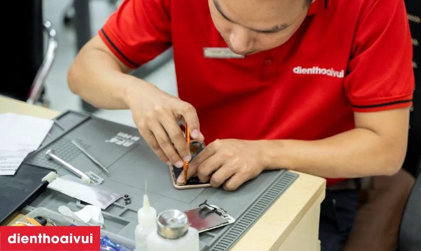 Quy trình thay pin Samsung Galaxy A03 chính hãng Deji chuyên nghiệp lấy liền tại Điện Thoại Vui
