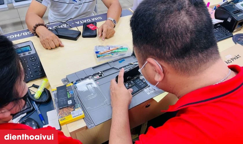 Thay pin nhanh, giá tốt nhiều ưu đãi chỉ có tại Điện Thoại Vui