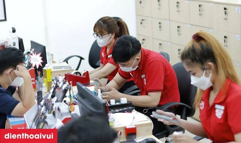 Dịch vụ thay pin Samsung A74 lấy liền tại Điện Thoại Vui
