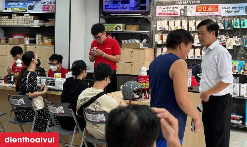 Thay pin Samsung Galaxy M04 ch&iacute;nh h&atilde;ng Deji ch&iacute;nh h&atilde;ng, gi&aacute; rẻ tại Điện Thoại Vui