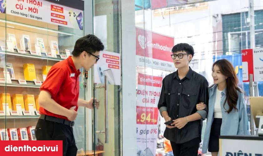 Quy trình thay pin Samsung Galaxy M12 chuyên nghiệp lấy liền tại Điện Thoại Vui