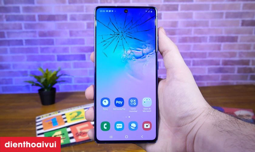 Samsung S10 Lite bị va đập mạnh