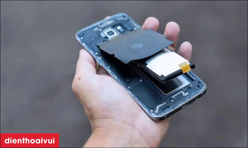 Pin bị phồng rộp và nhiệt độ pin cao bất thường