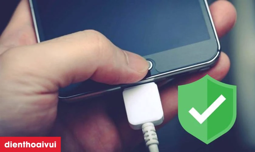 Cách bảo quản điện thoại sau khi thay pin Samsung S6 Edge Plus chính hãng Deji
