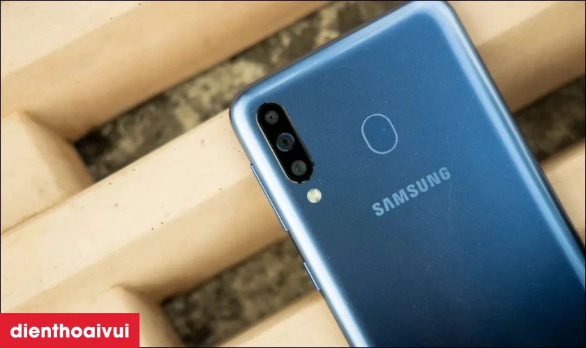 Đánh giá pin điện thoại Samsung M40?