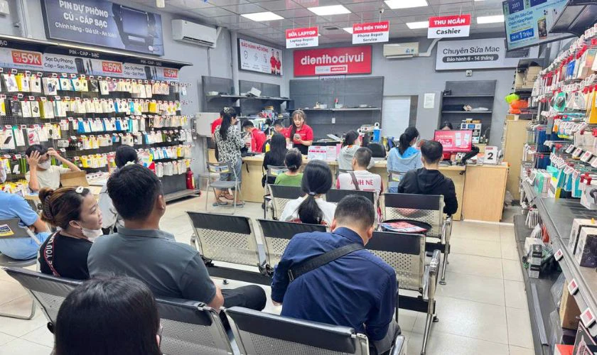 Thay pin Samsung Quận 9 ở đâu chính hãng lấy ngay?