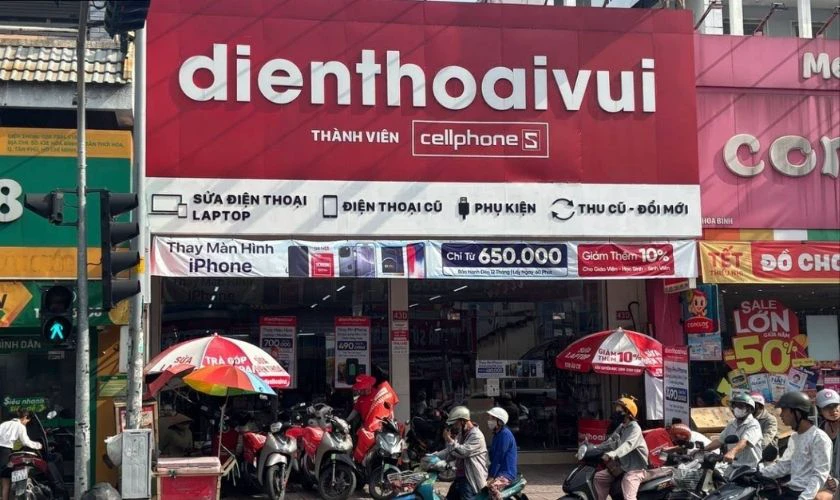 Thay pin Samsung quận Tân Phú ở đâu chính hãng lấy ngay?