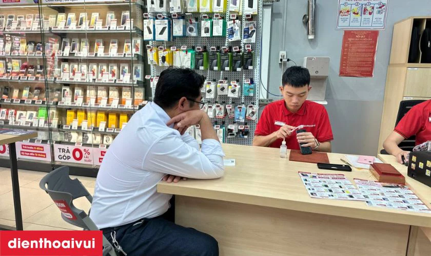 Quy trình thay pin Samsung S22 FE chuyên nghiệp lấy liền tại Điện Thoại Vui