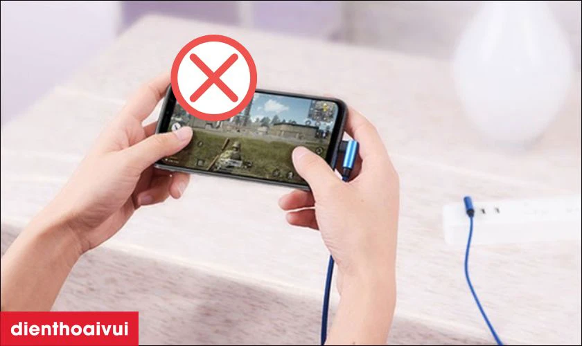 Sử dụng pin không đúng cách