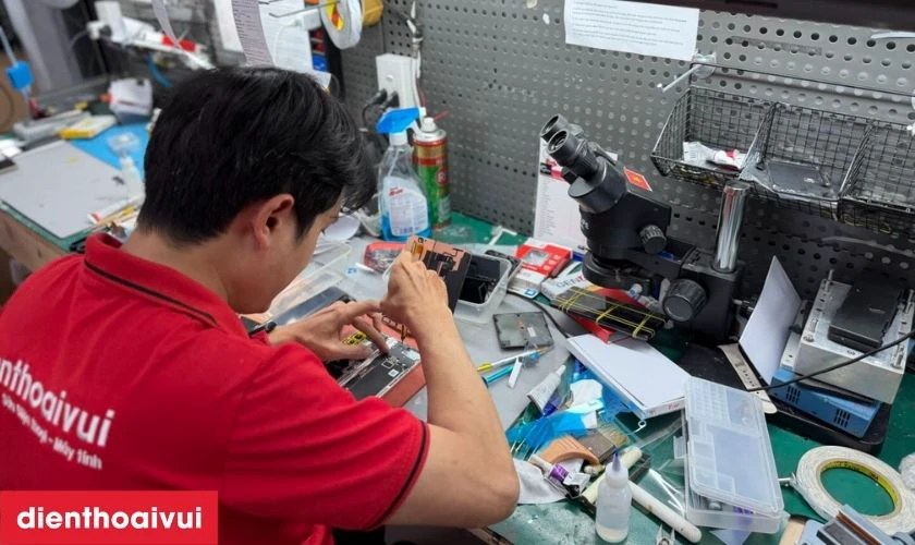 Quy tr&igrave;nh thay pin Vivo S1 Pro lấy liền, uy t&iacute;n tại Điện Thoại Vui