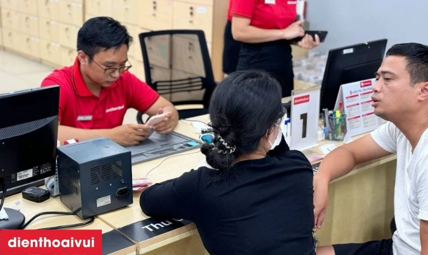 Quy trình thay pin Vivo U10 lấy liền, uy tín tại Điện Thoại Vui