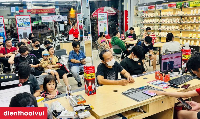 Thay pin Vivo V29e ch&iacute;nh h&atilde;ng, gi&aacute; rẻ tại Điện Thoại Vui