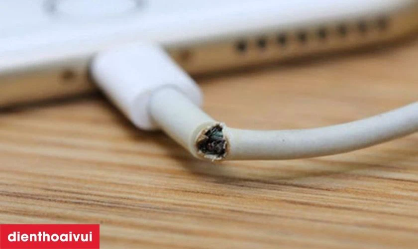 Nguy&ecirc;n nh&acirc;n khiến pin điện thoại bị chai phồng