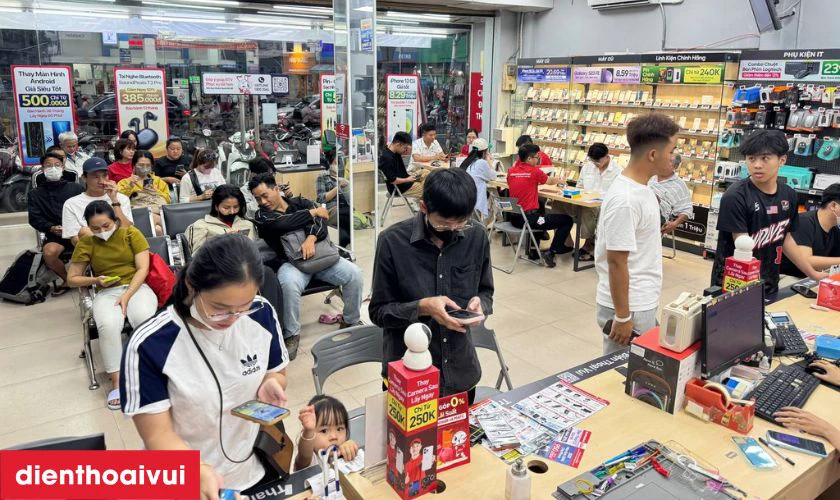 Nhân viên tiến hành bàn giao máy, hướng dẫn cách sử dụng và bảo quản