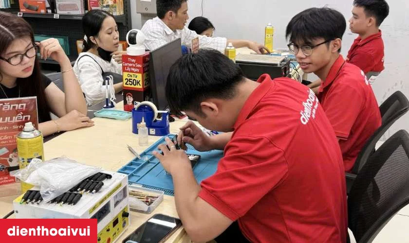 Thay pin Xiaomi Redmi Note 12 Pro