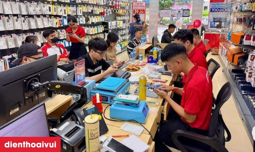 Quy tr&igrave;nh thay pin Xiaomi Redmi Note 12 Pro 5G lấy liền tại Điện Thoại Vui