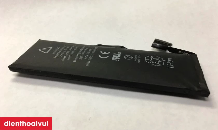 Máy tự động sập nguồn là dấu hiệu cần thay pin mới cho máy