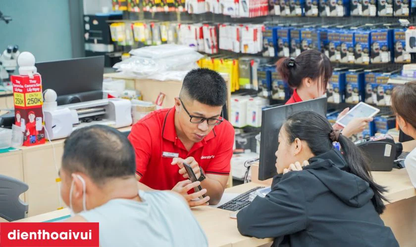 Địa chỉ thay vỏ điện thoại Realme chất lượng, ch&iacute;nh h&atilde;ng tại Điện Thoại Vui