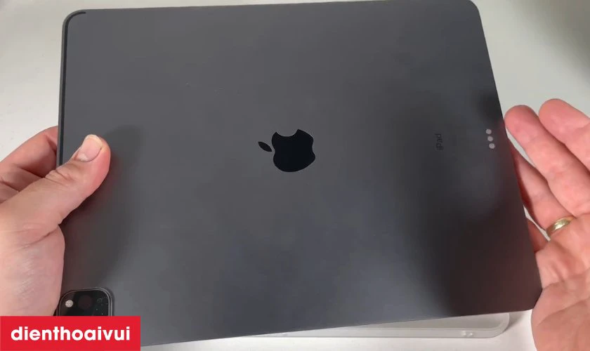 Thay vỏ iPad Pro 12.9 2021 là gì?