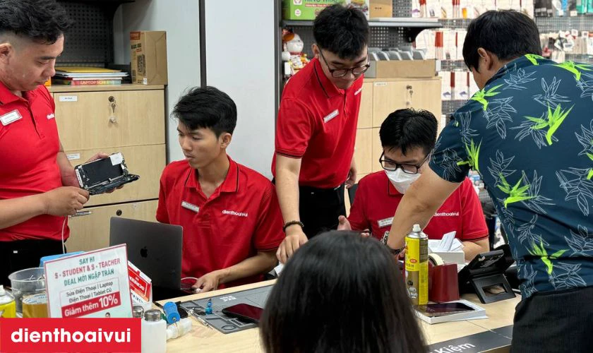 Thay vỏ chính hãng GENA cho iPhone 12 Pro tại Điện Thoại Vui