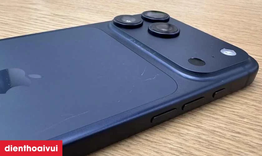 Nguy&ecirc;n nh&acirc;n khiến vỏ iPhone Air dễ trầy xước, phai m&agrave;u