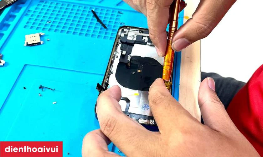 Dịch vụ thay vỏ iPhone giá rẻ, chuyên nghiệp tại Điện Thoại Vui Quận 6