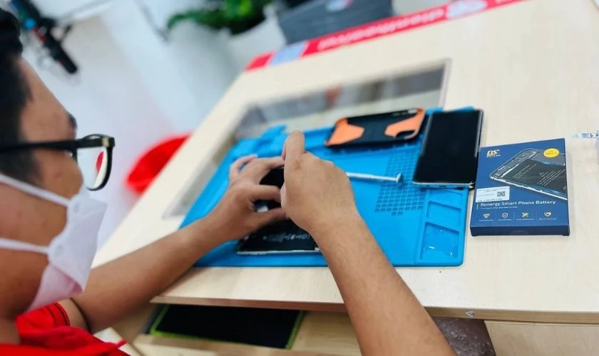 Quy trình thay vỏ iPhone quận Bình Tân tại Điện Thoại Vui