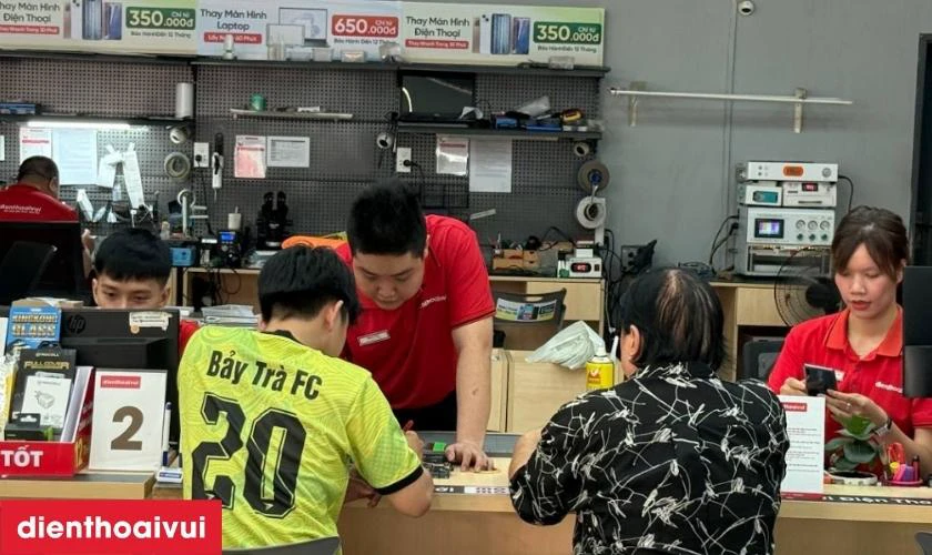 Quy trình thay vỏ GENA cho iPhone 14 Pro tại Điện Thoại Vui