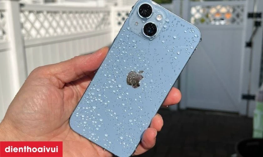 Vỏ bị lỏng lẻo, không khít với linh kiện