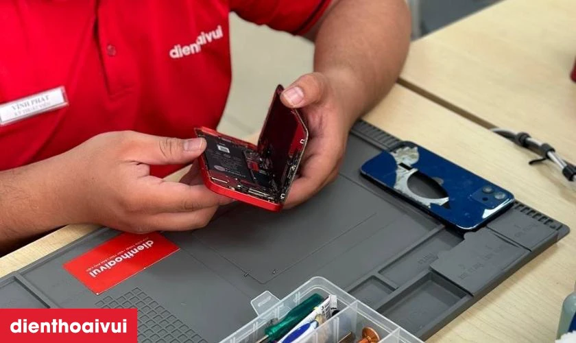 Điện Thoại Vui thay vỏ chính hãng GENA cho iPhone 8 giá rẻ