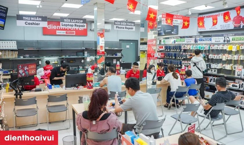 Quy tr&igrave;nh thay vỏ m&aacute;y Samsung Galaxy S24 FElấy liền, minh bạch tại Điện Thoại Vui