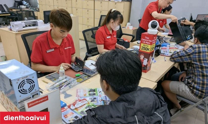 Quy tr&igrave;nh thay vỏ Oppo A3 lấy liền tại Điện Thoại Vui