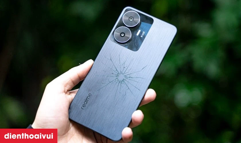 Dấu hiệu n&agrave;o bạn cần thay vỏ Realme C55