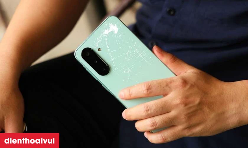 Dấu hiệu n&agrave;o bạn cần thay vỏ m&aacute;y Samsung Galaxy A26