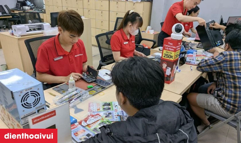 Quy tr&igrave;nh thay vỏ Samsung Galaxy A36 lấy liền tại Điện Thoại Vui