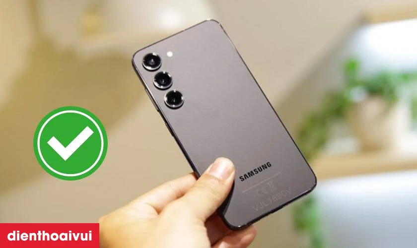 C&oacute; n&ecirc;n thay vỏ mới cho Samsung Galaxy