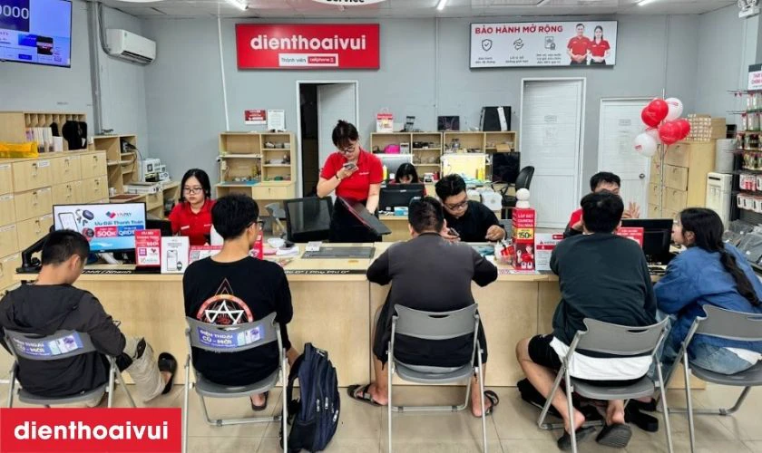 Địa chỉ thay vỏ Samsung Galaxy Z Fold 6 gi&aacute; tốt tại Điện Thoại Vui