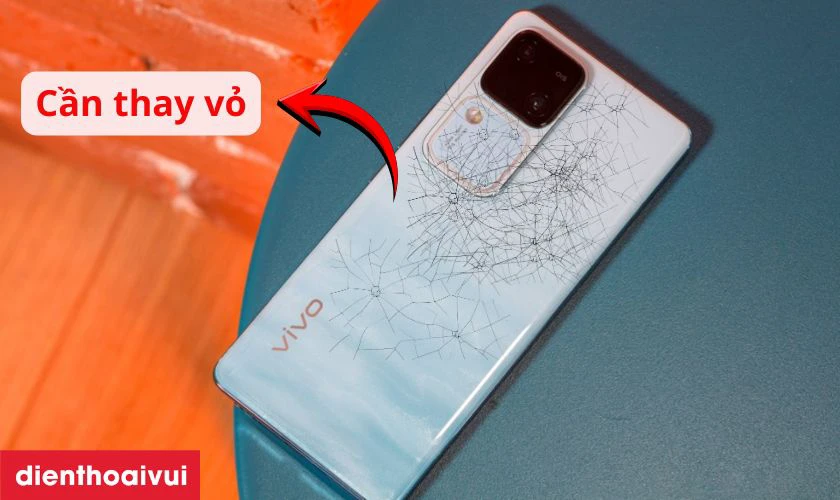 Khi n&agrave;o cần thay vỏ Vivo V30