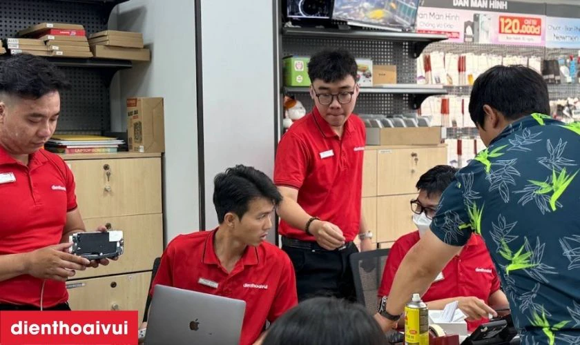 Quy tr&igrave;nh sửa chữa minh bạch, theo d&otilde;i trực tiếp