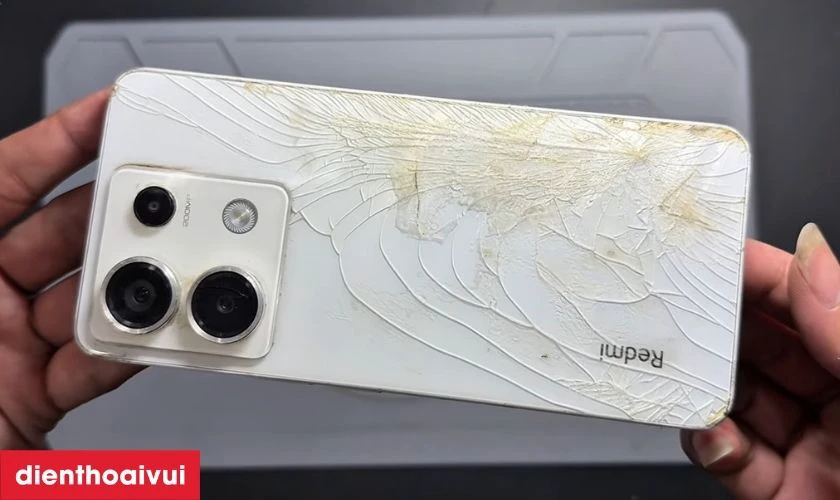 Vỏ bị nứt vỡ nặng