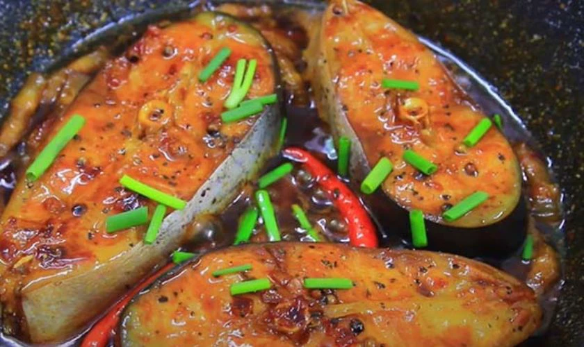 Cá basa kho lạt là món mặn đậm chất Nam Bộ