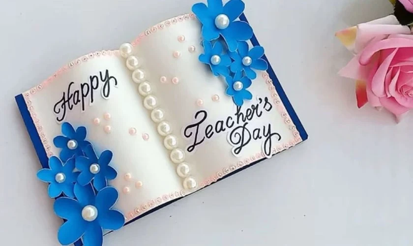 Mẫu trang trí thiệp 20/11 chủ đề trường lớp