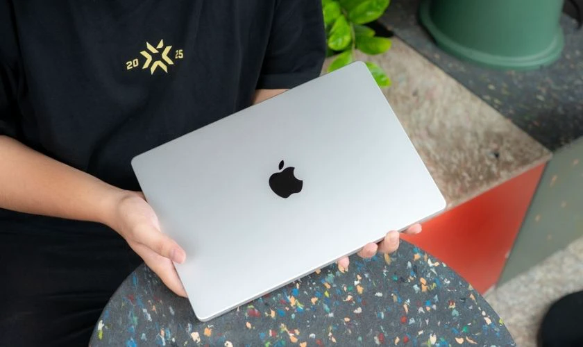 Tin tức về m&aacute;y t&iacute;nh c&aacute; nh&acirc;n: MacBook với chip M5