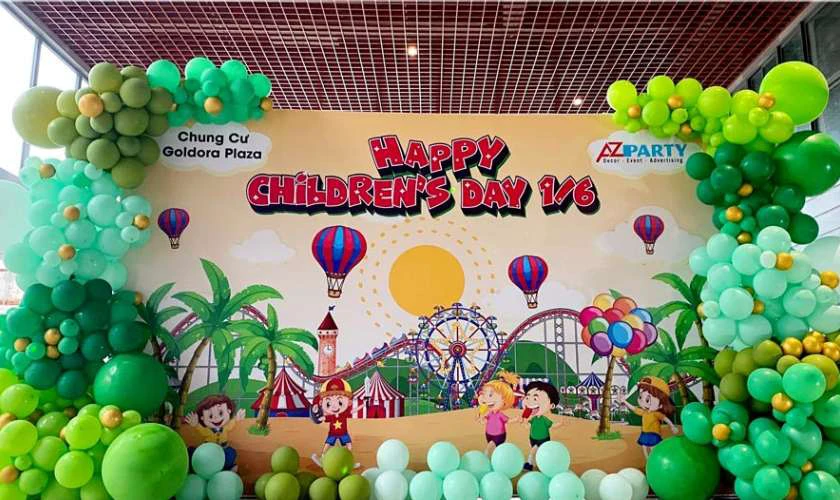 Khu vui chơi mầm non được trang hoàng bằng bóng bay sặc sỡ